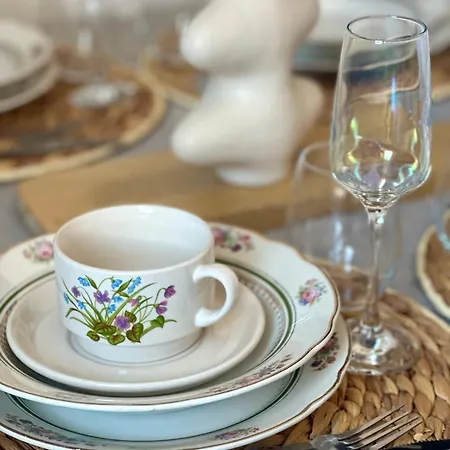 L'echappee Belle, Centre Historique, Gare *